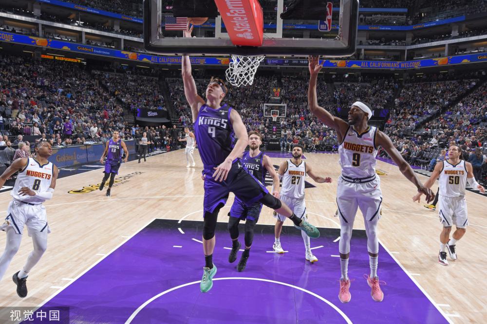 相比之下 相比之下